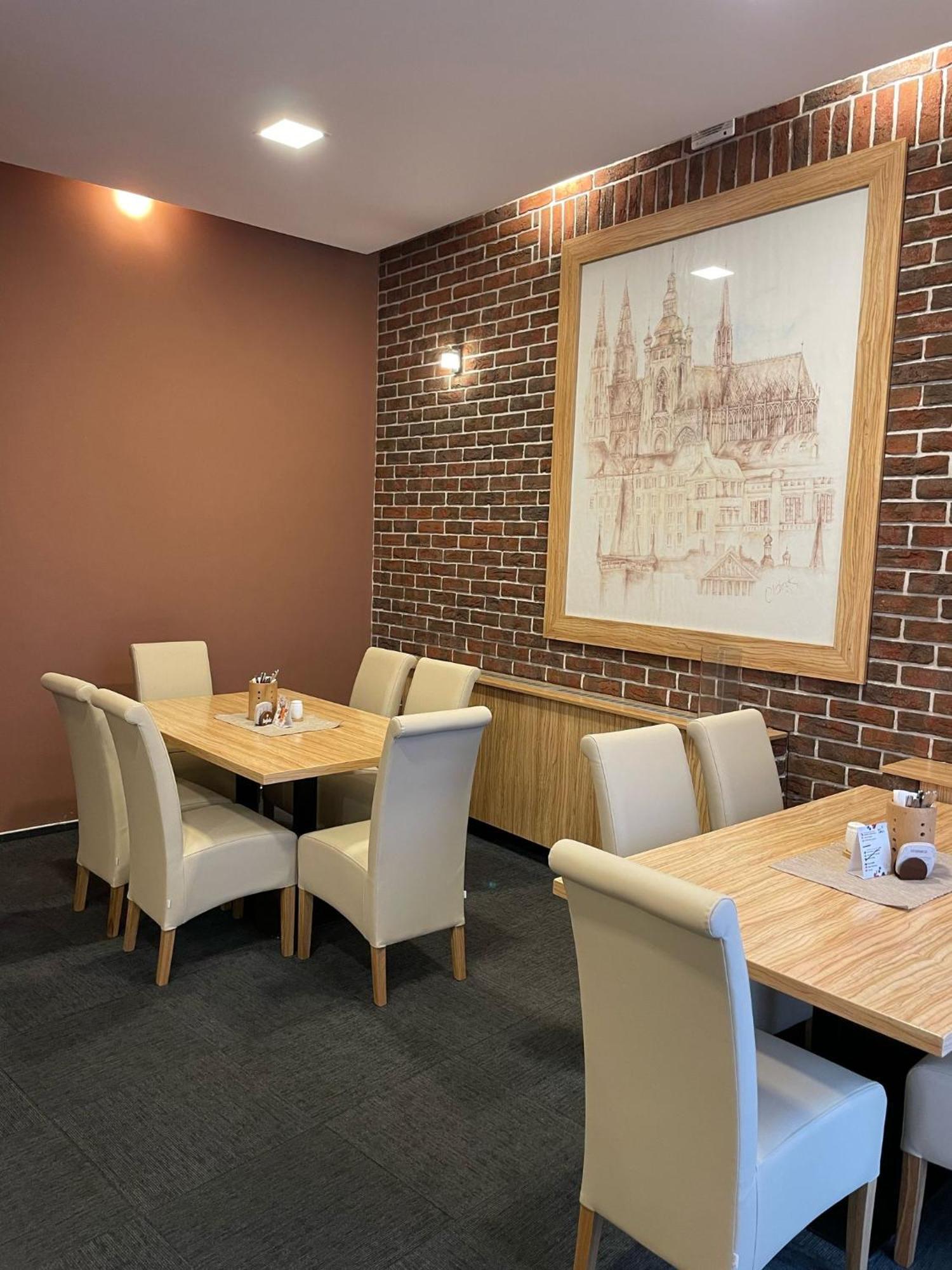 Hotel U Mesta Prahy Náchod المظهر الخارجي الصورة