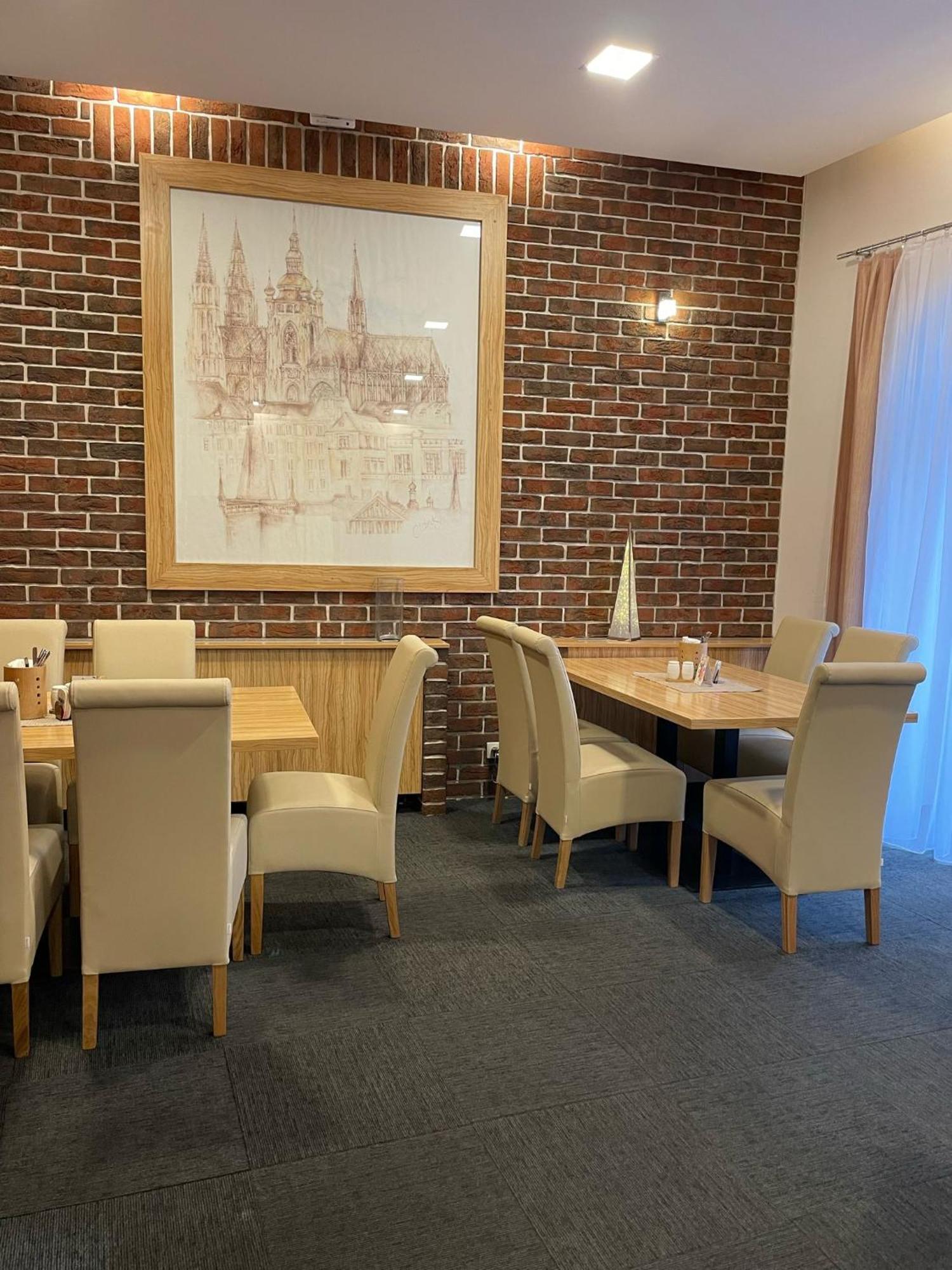 Hotel U Mesta Prahy Náchod المظهر الخارجي الصورة